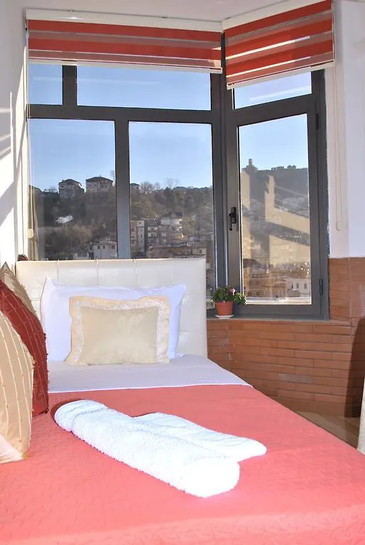 Hotel The First Gjirokastër 3*,