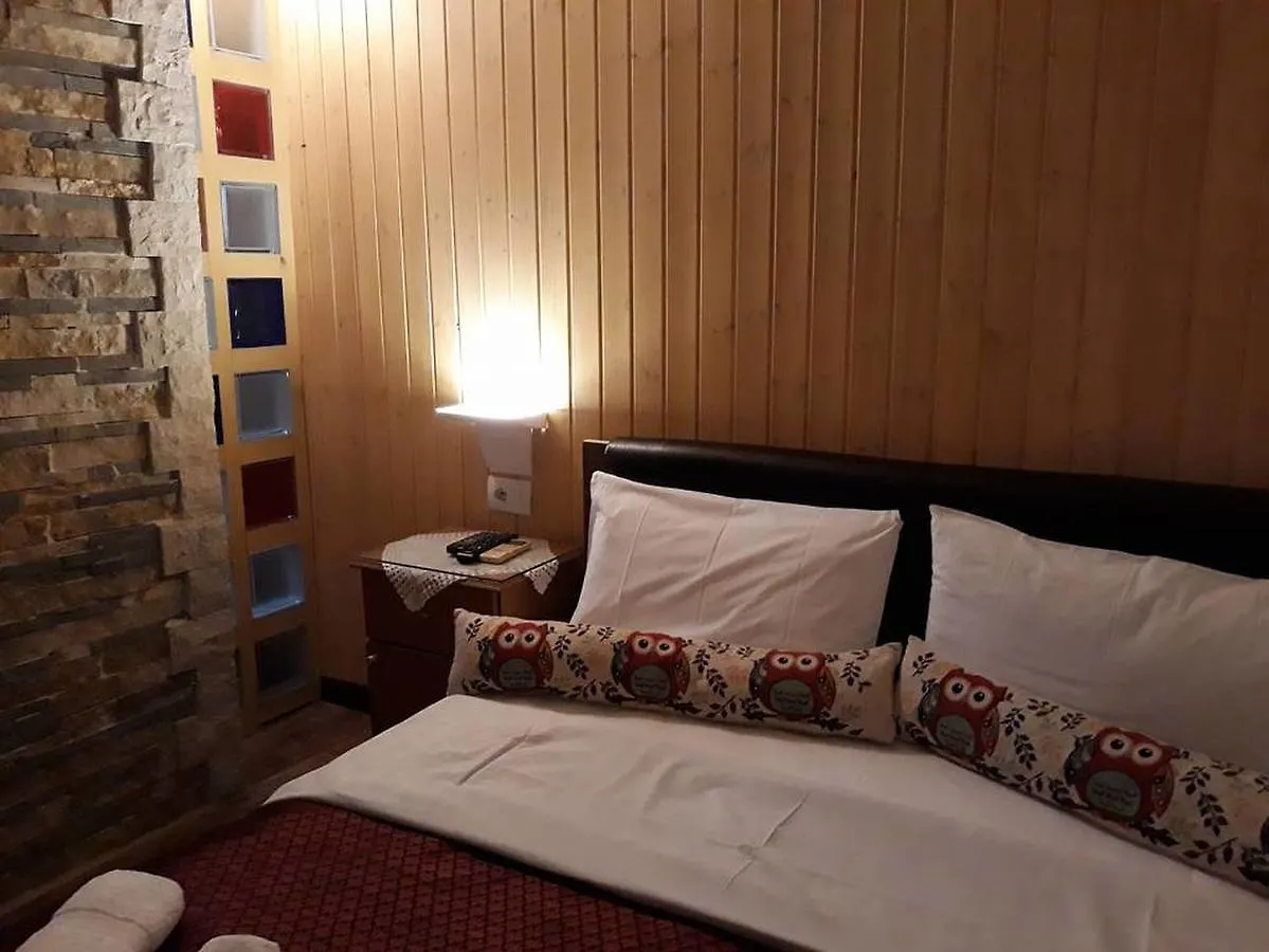 Hotel The First Gjirokastër 3*,