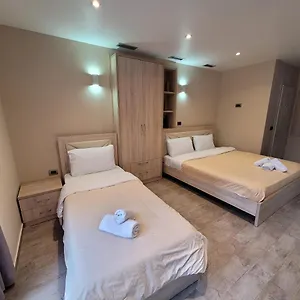 Domi Bed&breakfast , Tirana Albanien